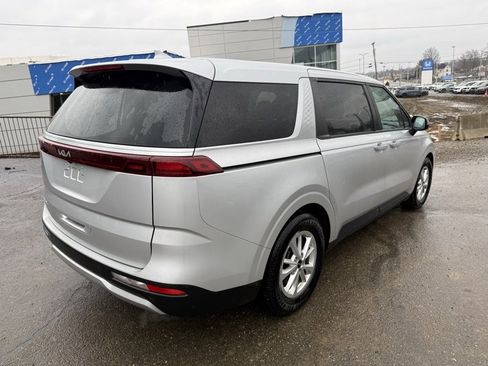 Certified 2023 Kia Carnival LX image 7