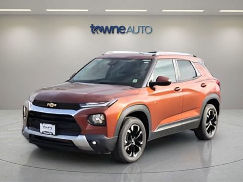 Used 2021 Chevrolet TrailBlazer LT w/ Driver Confidence Package AWD/4WD image 1