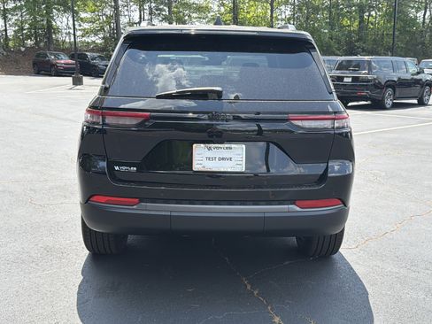 New 2026 Jeep Grand Cherokee Limited RWD image 7