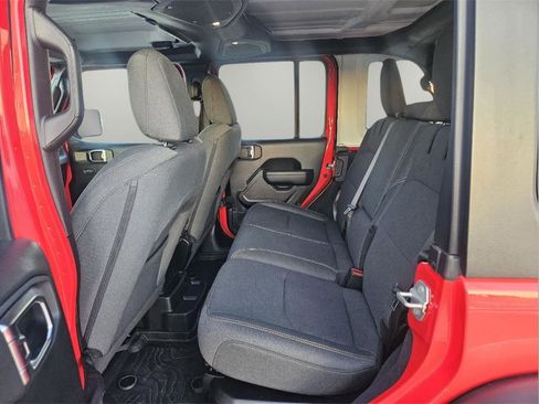 Used 2025 Jeep Wrangler Willys image 7