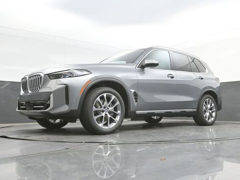 New 2026 BMW X5 sDrive40i w/ Climate Comfort Package RWD image 42