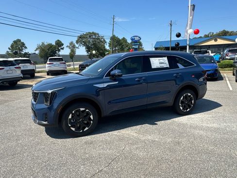 Used 2025 Kia Sorento S AWD/4WD image 7