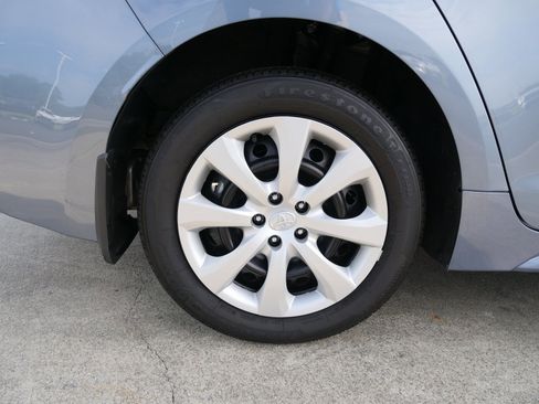 Used 2025 Toyota Corolla LE image 10