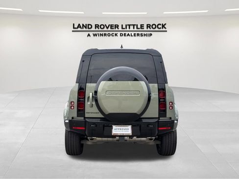 Used 2025 Land Rover Defender 110 X-Dynamic SE AWD/4WD image 7