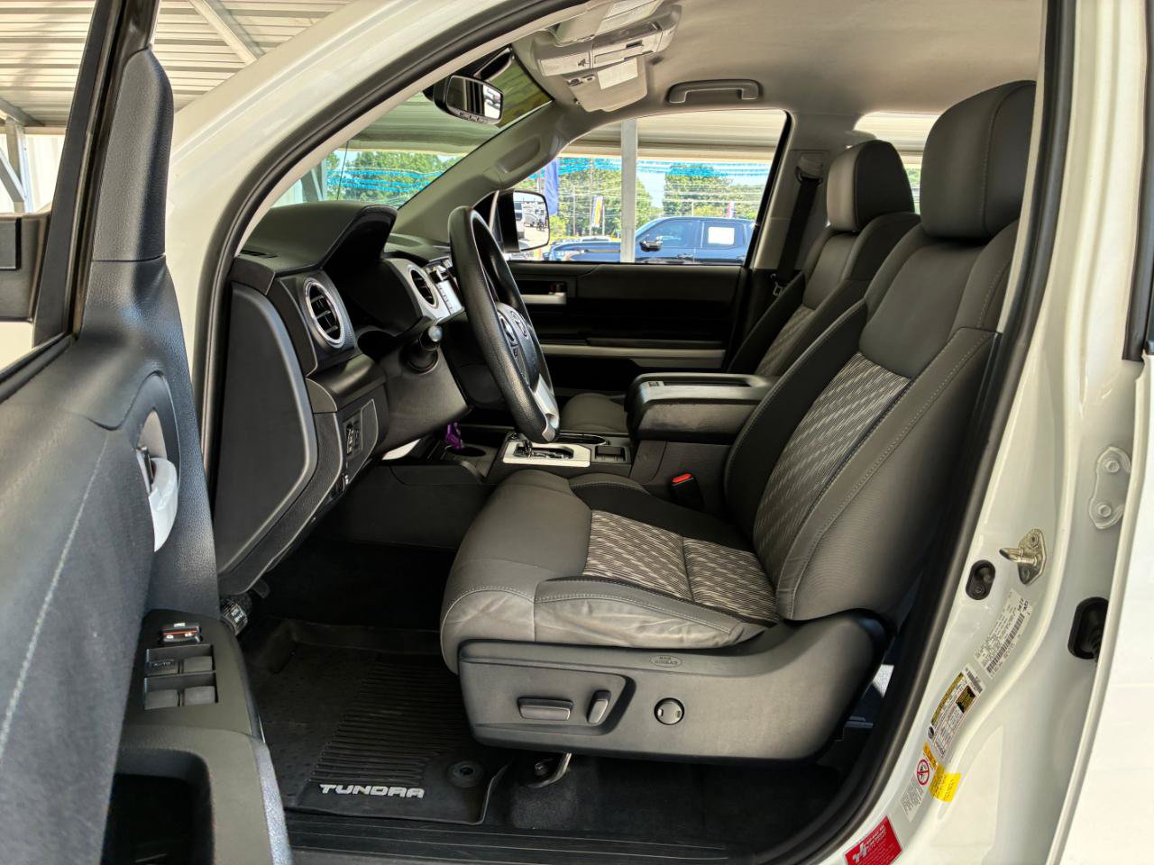 Used 2019 Toyota Tundra SR5 w/ SR5 Upgrade Package AWD/4WD image 11