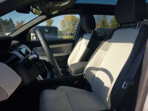 Used 2025 Land Rover Discovery Sport Dynamic SE AWD/4WD image 18