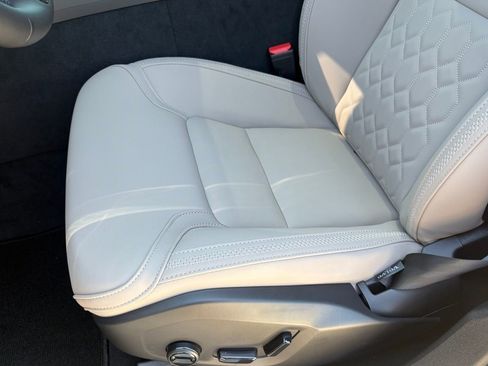 New 2026 Volvo XC60 B5 Plus w/ Protection Package Premier image 17