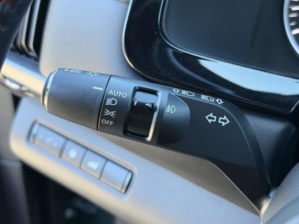Used 2025 Nissan Pathfinder Rock Creek AWD/4WD image 26