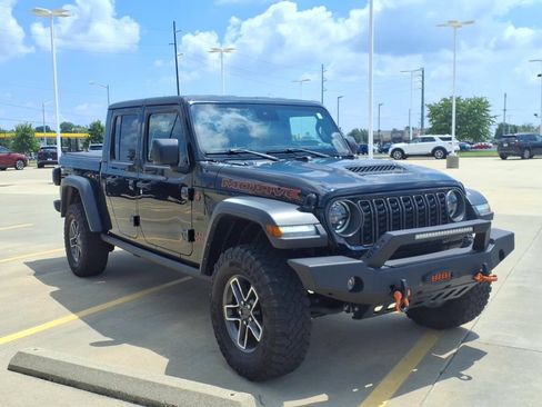 Used 2024 Jeep Gladiator Mojave w/ Convenience Group AWD/4WD image 6