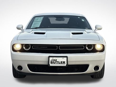 Used 2018 Dodge Challenger SXT image 12