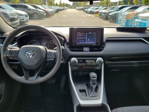 Used 2021 Toyota RAV4 XLE FWD image 8