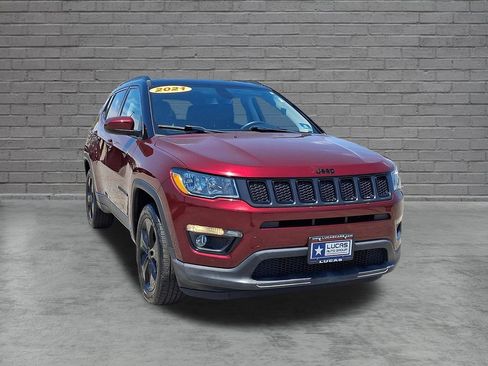 Used 2021 Jeep Compass Latitude w/ Sun and Sound Group AWD/4WD image 2