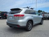 Used 2017 Toyota Highlander XLE image 4