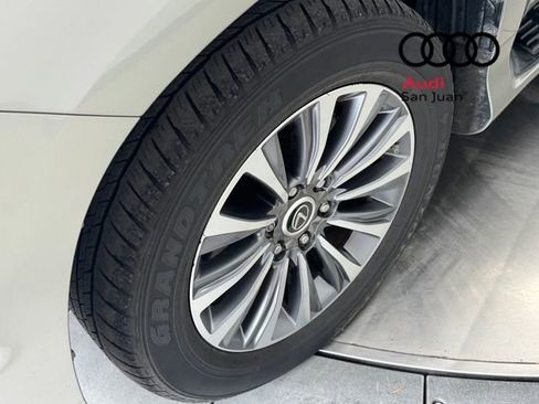 Used 2020 Lexus GX 460 Luxury w/ Accessory Package AWD/4WD image 5