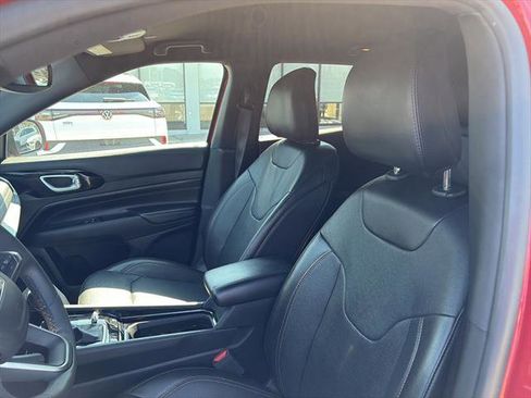 Used 2023 Jeep Compass Limited image 13