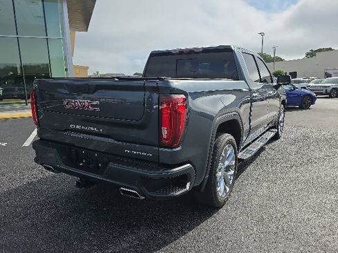 Used 2021 GMC Sierra 1500 Denali w/ Technology Package AWD/4WD image 3