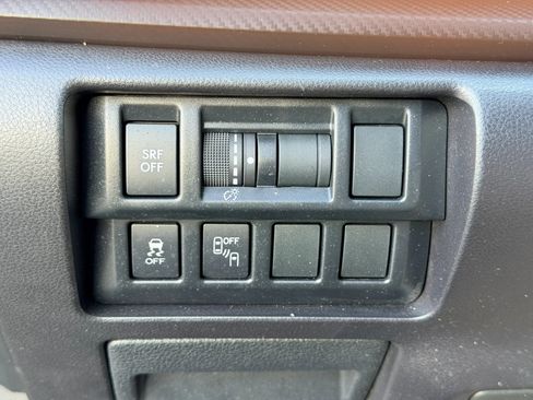 Used 2018 Subaru Impreza 2.0i Premium w/ Eyesight & BSD & Rcta image 27