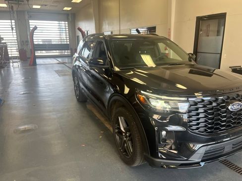 Used 2025 Ford Explorer ST-Line w/ ST-Line Street Pack AWD/4WD image 1