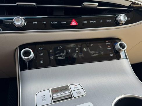 New 2026 Genesis GV70 2.5T Advanced AWD/4WD image 15
