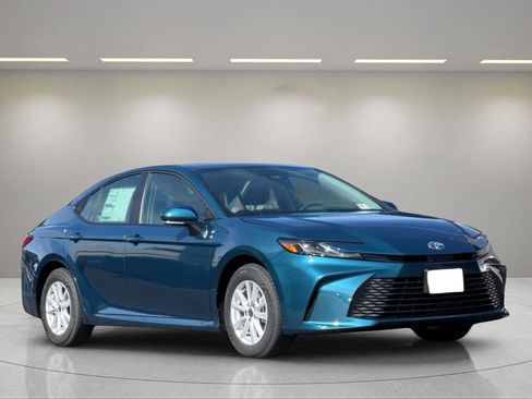 New 2026 Toyota Camry LE image 25