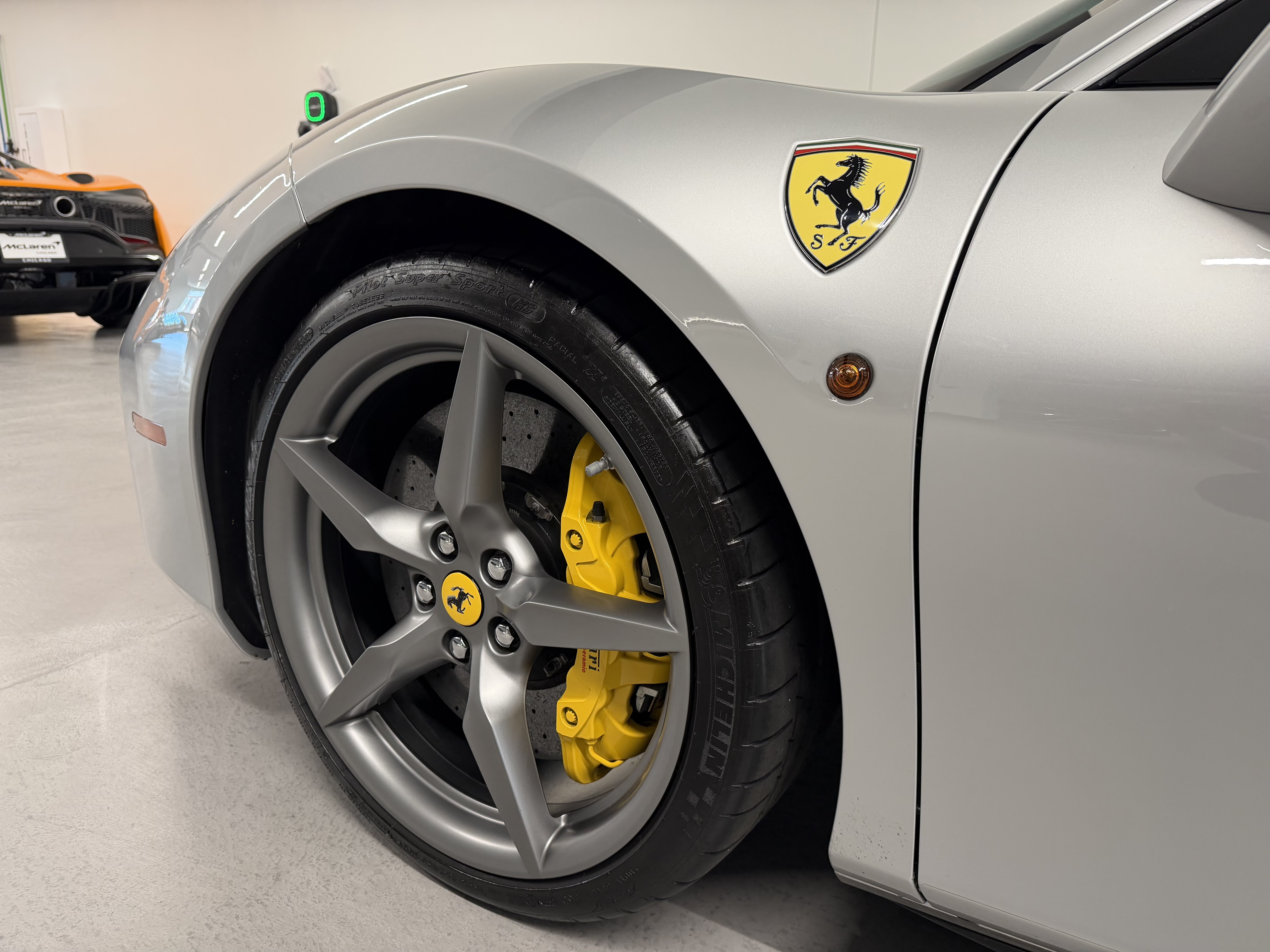 Used 2016 Ferrari 488 GTB RWD image 15