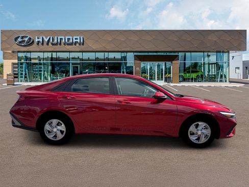 New 2026 Hyundai Elantra SE image 8