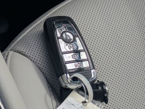 New 2026 Lincoln Aviator 2WD w/ Jet Appearance Package image 27