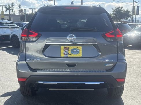 Used 2017 Nissan Rogue SL image 5
