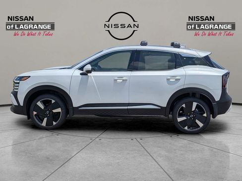 Used 2025 Nissan Kicks SR FWD image 8