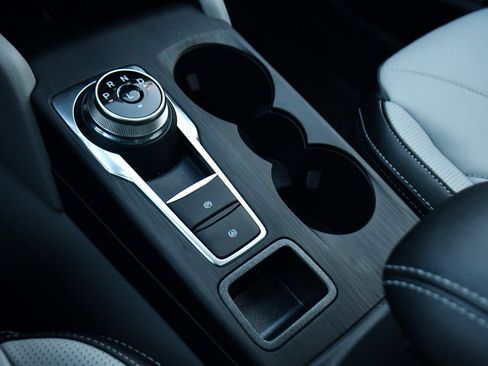 New 2026 Ford Escape Platinum w/ Premium Technology Package image 32