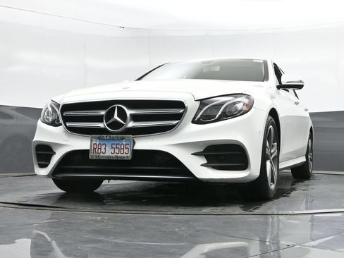 Used 2018 Mercedes-Benz E 300 4MATIC image 43