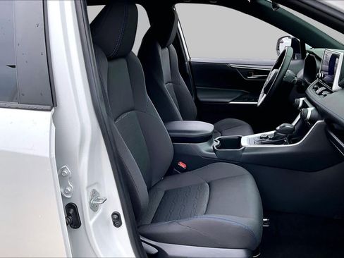 Used 2023 Toyota RAV4 SE AWD/4WD image 9