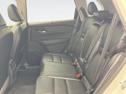 Used 2023 Nissan Rogue SL w/ SL Premium Package image 19