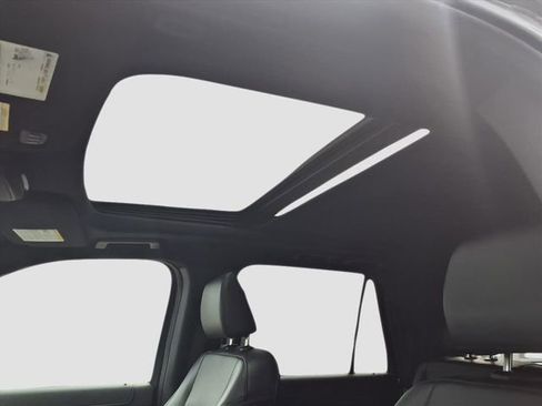 Used 2021 Ford Expedition XLT image 19