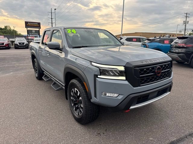 Certified 2024 Nissan Frontier PRO-4X w/ Technology Package AWD/4WD image 3