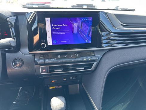 Used 2025 Toyota Camry LE FWD image 20