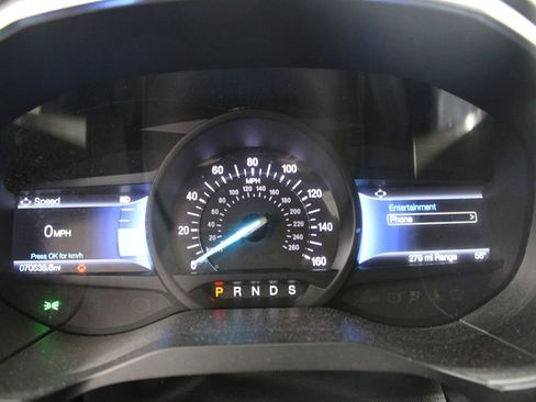 Used 2021 Ford Edge Titanium image 28