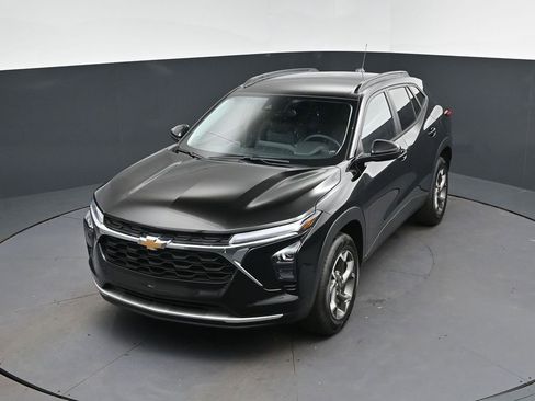 New 2026 Chevrolet Trax LT FWD image 30