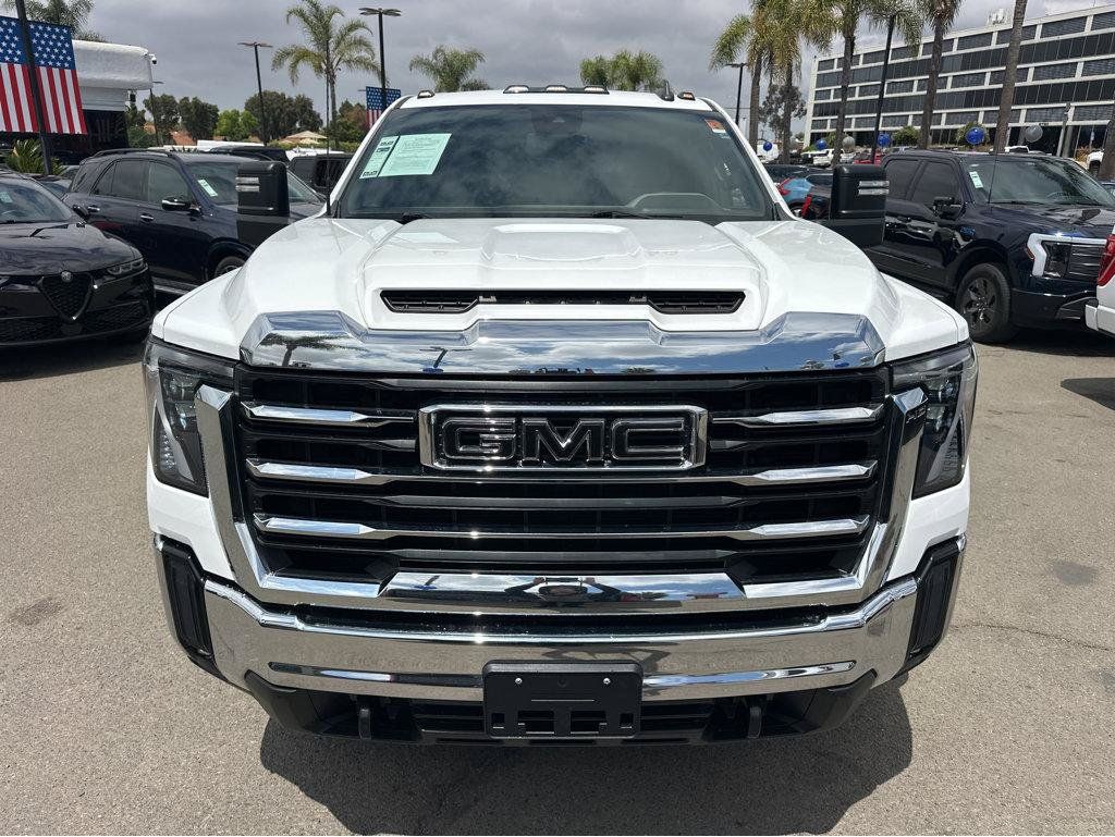 Used 2024 GMC Sierra 2500 SLE w/ SLE Value Package; AWD/4WD image 2