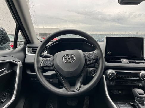Used 2025 Toyota RAV4 XLE image 28