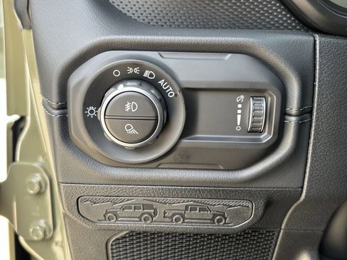 New 2026 Jeep Gladiator Rubicon AWD/4WD image 20