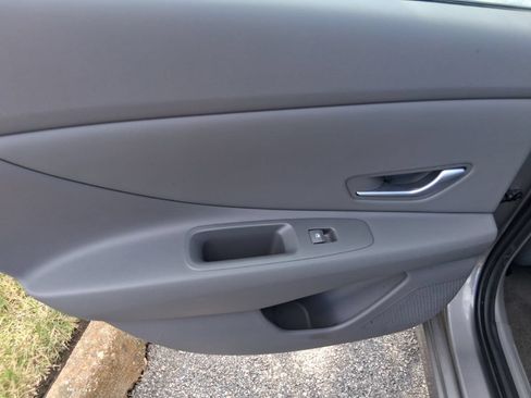 Used 2023 Hyundai Elantra SEL w/ Convenience Package FWD image 17