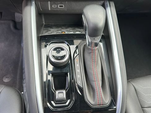 Used 2023 Chevrolet Colorado Z71 w/ Z71 Convenience Package 2 image 15