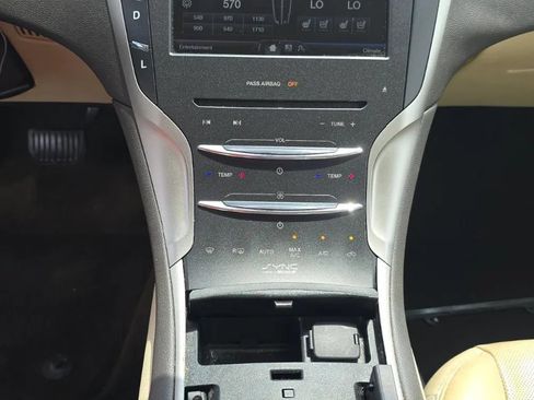 Used 2014 Lincoln MKZ Hybrid w/ Equipment Group 202A Reserve FWD image 9