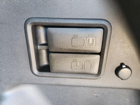 Used 2024 Chevrolet Equinox RS w/ RS Leather Package image 43