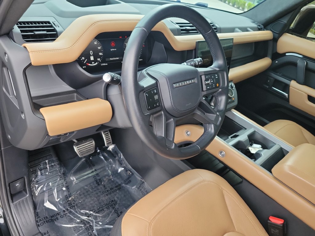 Used 2025 Land Rover Defender 110 X AWD/4WD image 24