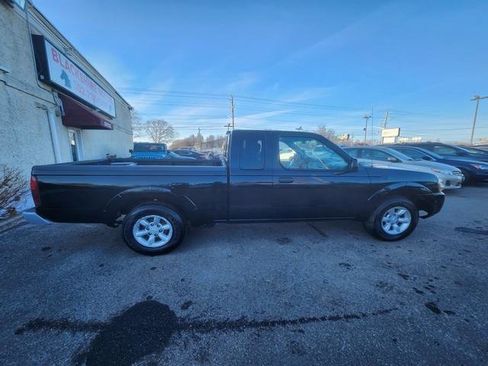 Used 2004 Nissan Frontier XE w/ (VTP) Value Truck Pkg image 8