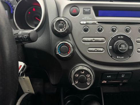 Used 2011 Honda Fit Sport image 20