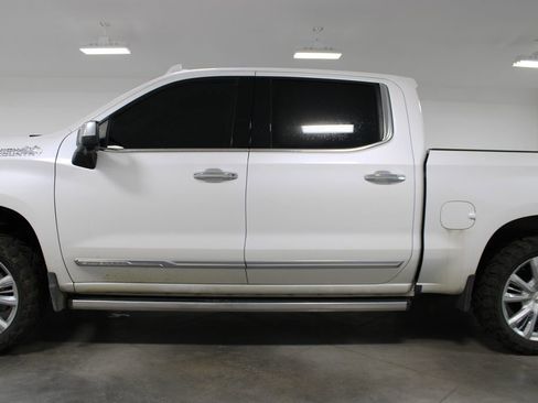Used 2023 Chevrolet Silverado 1500 High Country w/ High Country Premium Package AWD/4WD image 6