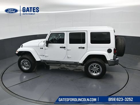 Used 2018 Jeep Wrangler Unlimited Sahara AWD/4WD image 47